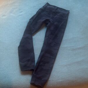 Size 2 VGUC Lululemon Leggings